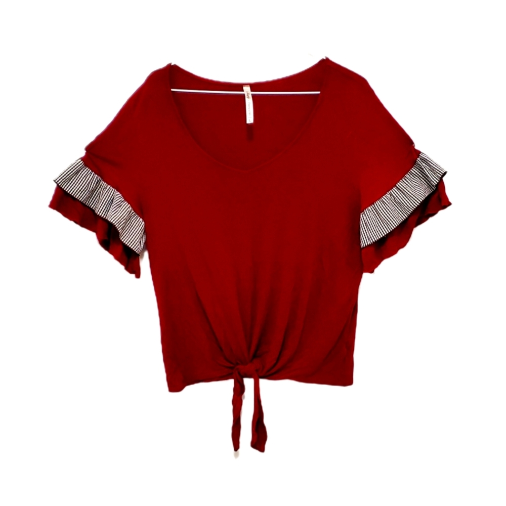 Women's boutique top. Size: Large flutter sleeve, V-neck, tie front.